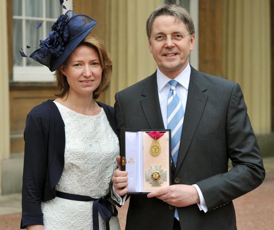 Jeremy Heywood with Suzanne at his investiture at Buckingham Palace in 2012.