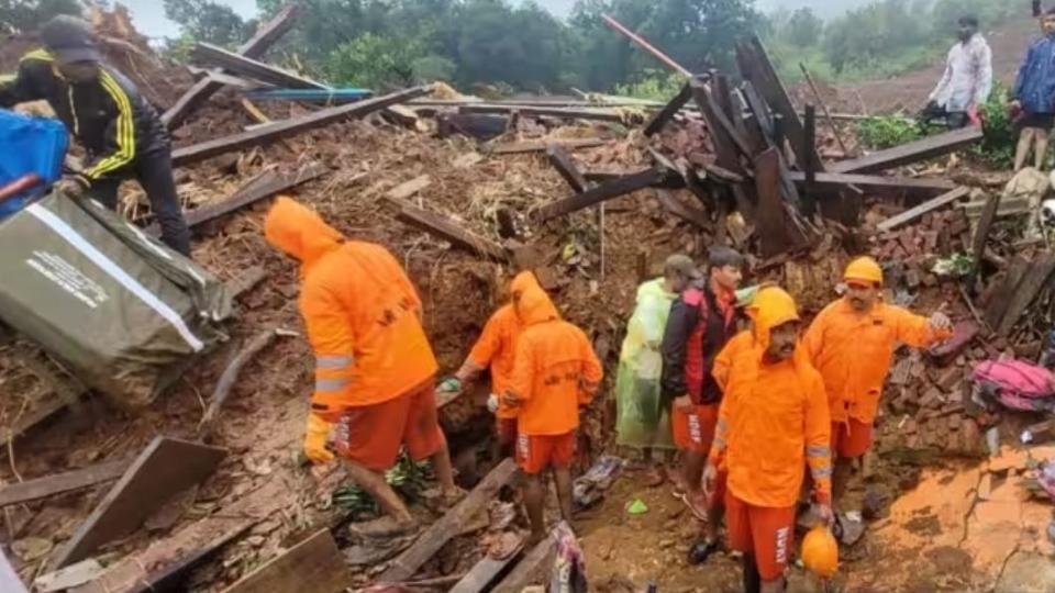 印度最富裕的馬哈拉什特拉邦（Maharashtra）因暴雨引發土石流。（圖／翻攝自 推特@soundarc2001）