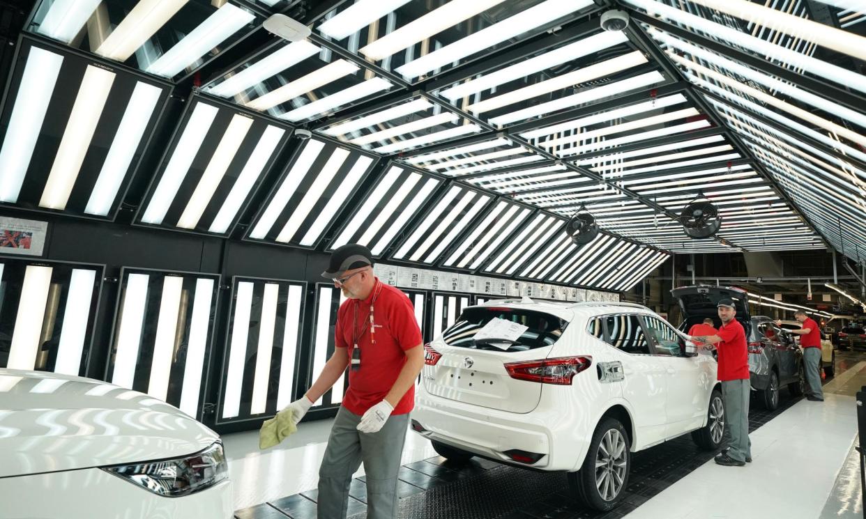 <span>Workers on the production line at Nissan's factory in Sunderland, which makes the Qashqai, Juke and electric Leaf models.</span><span>Photograph: Owen Humphreys/PA</span>