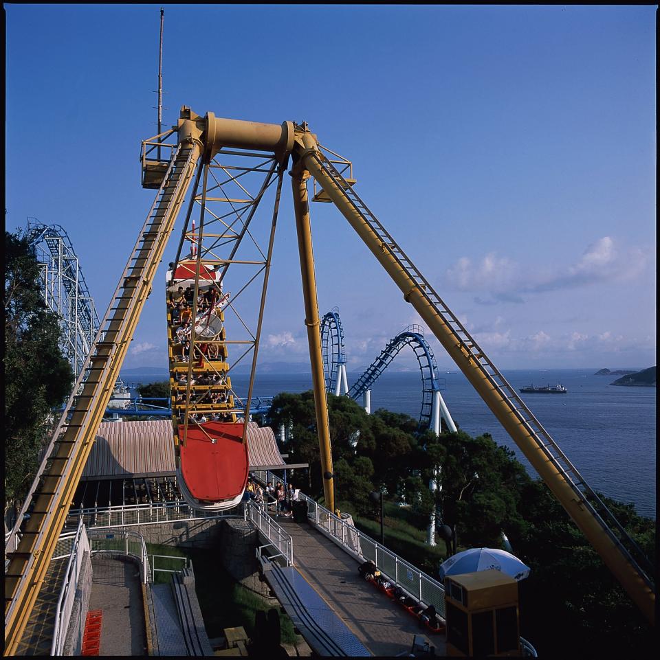 Tilt back and forth on Crazy Galleon, a ship that is suspended   at a nearly 45-degree angle 20 meters above the ground.