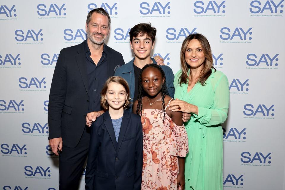 new york, new york may 22 peter hermann and mariska hargitay pose with their children, august miklos friedrich hermann, andrew nicolas hargitay hermann and amaya josephine hermann at the 2023 stuttering association for the young say benefit gala at the edison ballroom on may 22, 2023 in new york city photo by jamie mccarthygetty images