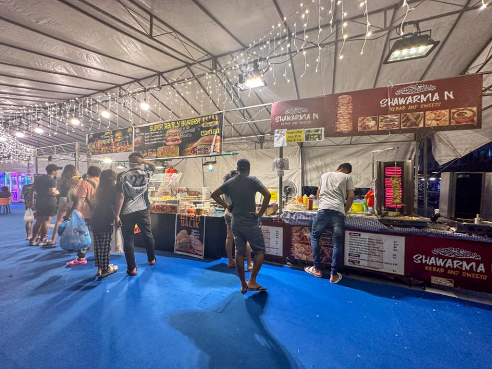 khatib pasar malam - interior