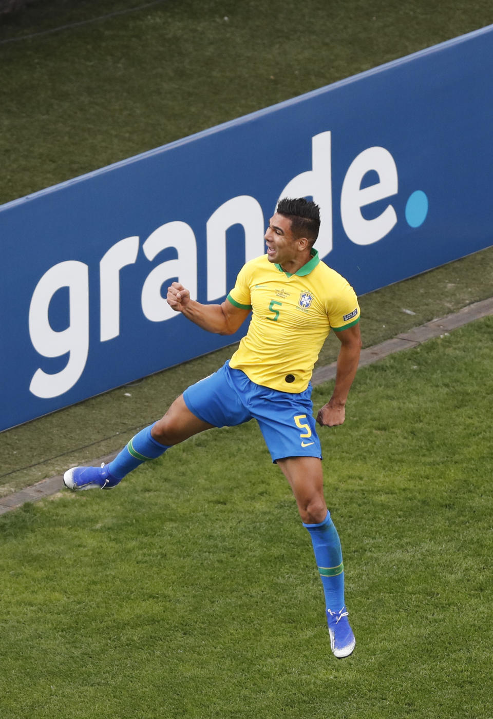 Brazil's Casemiro celebrates scoring his side's opening goal during a Copa America Group A soccer match against Peru at the Arena Corinthians in Sao Paulo, Brazil, Saturday, June 22, 2019. (AP Photo/Nelson Antoine)