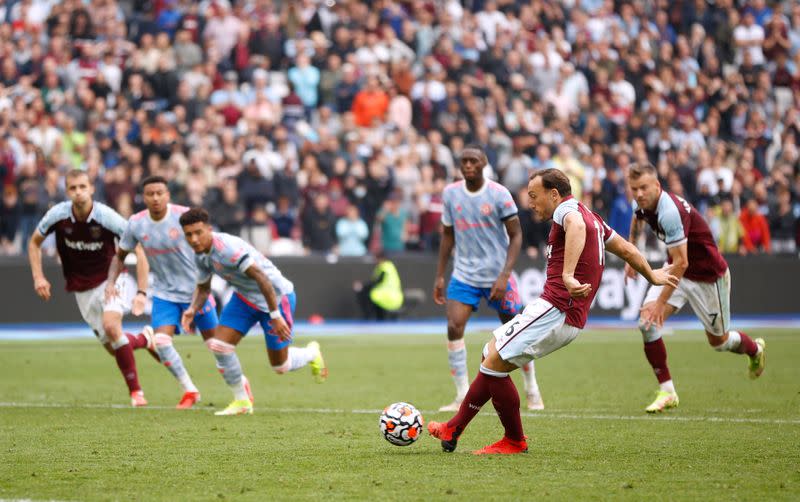 Premier League - West Ham United v Manchester United