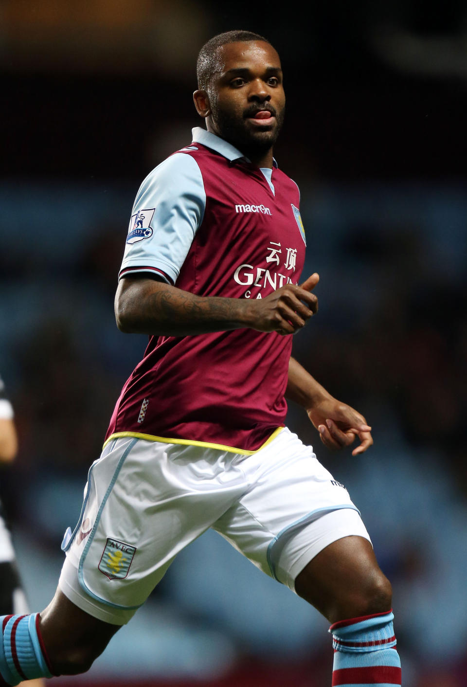 Darren Bent - Aston Villa to Fulham (Season-long loan)