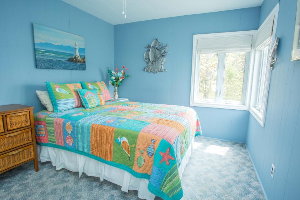 Duval Island bedroom