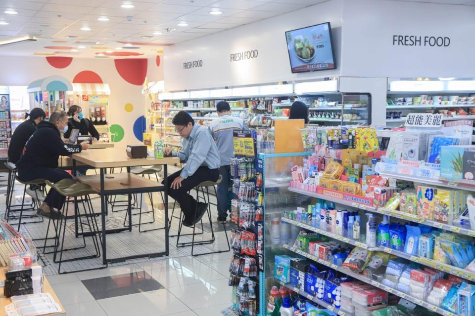 ▲台灣人平均1年逛超商137次，消費次數最高的前10大商品排名公開，超商賣最好的是茶葉蛋。（圖／記者葉政勳拍攝）