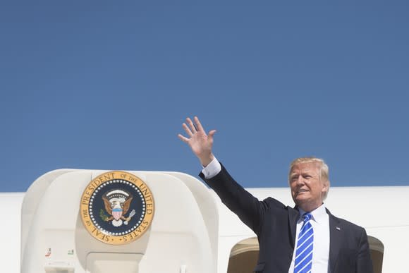 President Trump waving from Air Force One