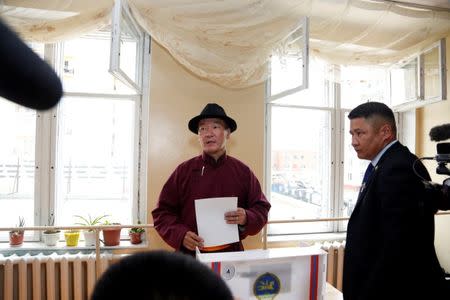 Sainkhuu Ganbaatar of the Mongolian People's Revolutionary Party (MPRP), a candidate in country's presidential elections, votes at a polling station in Ulaanbaatar, Mongolia June 26, 2017. REUTERS/B. Rentsendorj