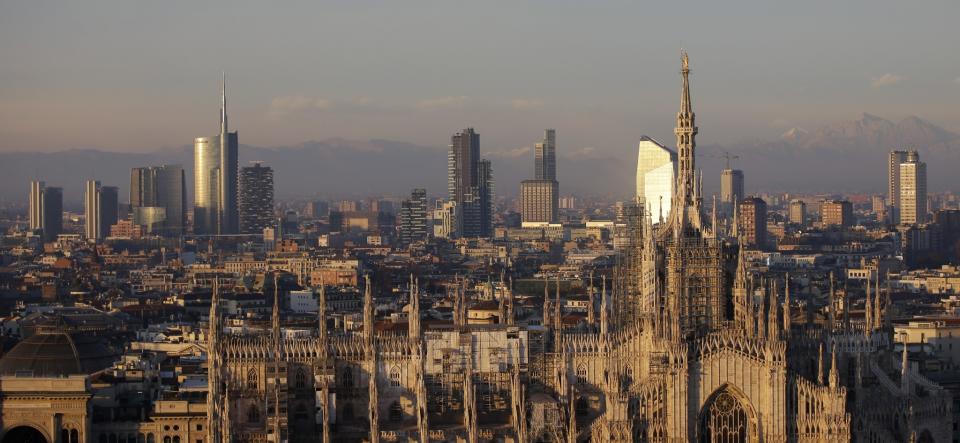<p><strong>1° Milano</strong>. Milano è la città nella quale i cittadini pagano di più a testa per le multe: 116,78 € pro capite. Non solo: Milano è anche il comune che raccoglie più denaro grazie ai vigili: 157 milioni di euro. C’è stato in ogni caso un calo delle entrate del 21,6%. </p>
