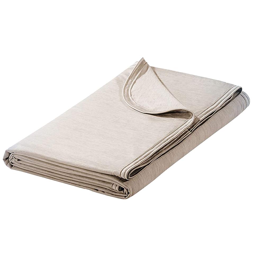 Elegear Revolutionary Cooling Blanket Absorbs Heat