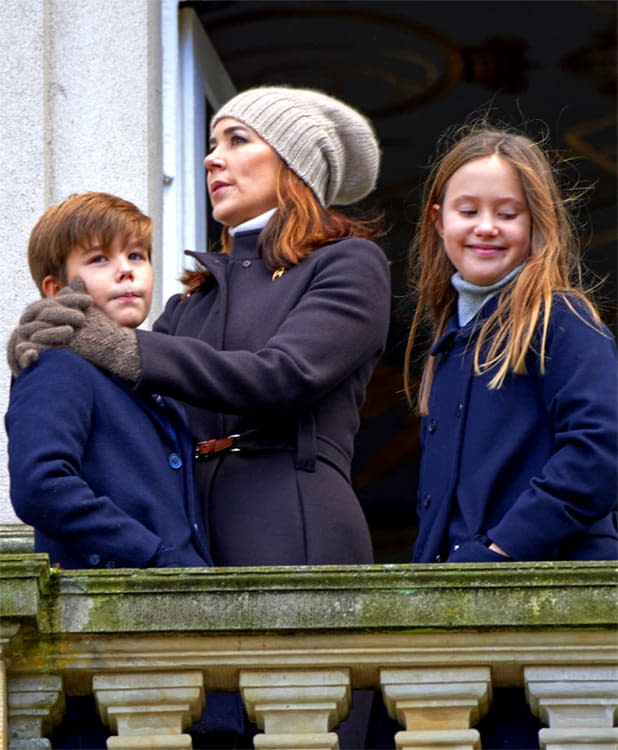 Mary de Dinamarca con sus hijos pequeños