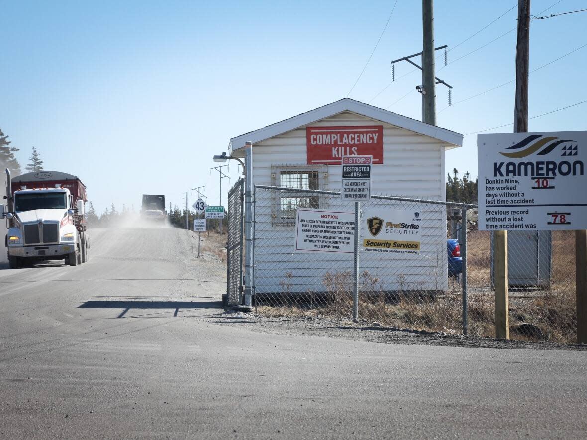 Nova Scotia's Environment Department has renewed the Donkin coal mine's industrial licence in Cape Breton, with several new conditions. (Tom Ayers/CBC - image credit)