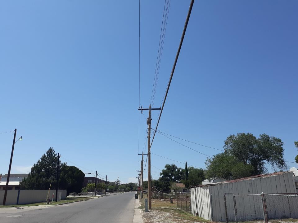 Xcel Energy powerlines in an Eddy County neighborhood on Sept. 7, 2021. Eddy County Commissioners approved a decade long agreement with Xcel Energy for a franchise agreement.