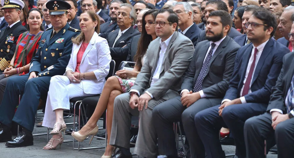 La familia del presidente Andr&#xe9;s Manuel L&#xf3;pez Obrador (AMLO) en una foto tomada en 2019 en Palacio Nacional | Foto: PRESIDENCIA / CUARTOSCURO