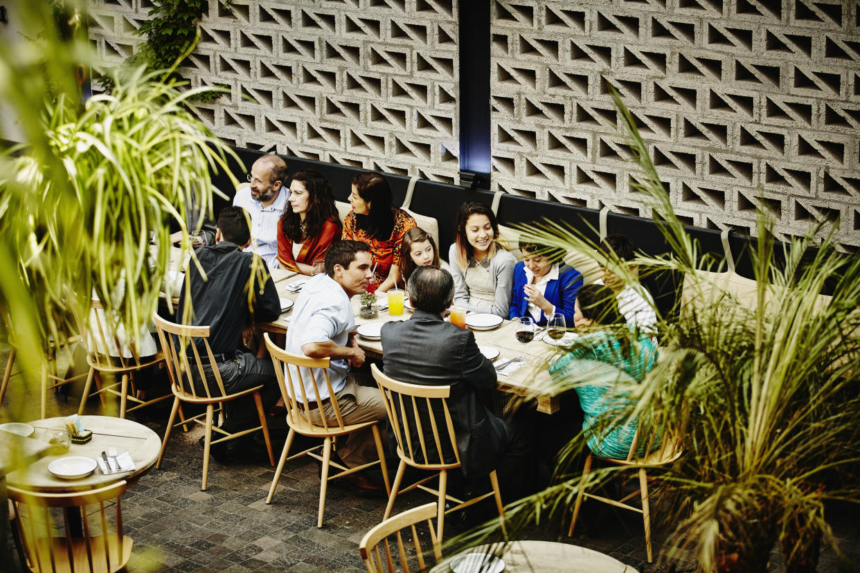 Restaurantes en Ciudad de México han sido fuertemente criticados por sus cargos injustificados. (Getty Images)