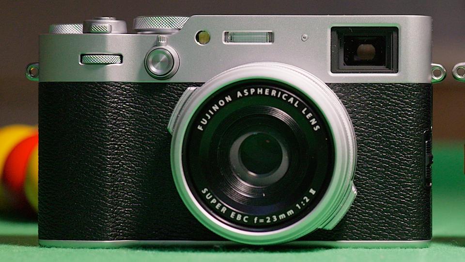 <p>Fujifilm X100 VI mirrorless camera review</p>
