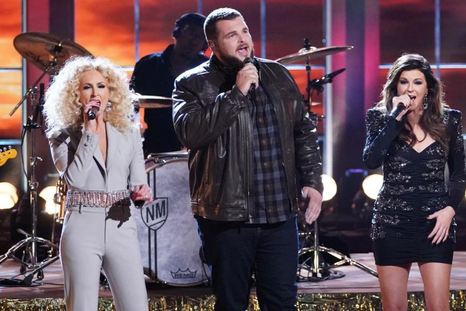 Jake Hoot with Little Big Town | Tyler Golden/NBC