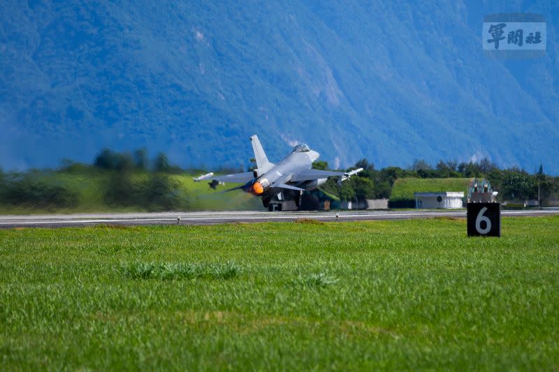 ▲空軍戰機在共軍演習期間，經常緊急起飛監控在海峽當面的大陸軍機。（圖／國防部提供）