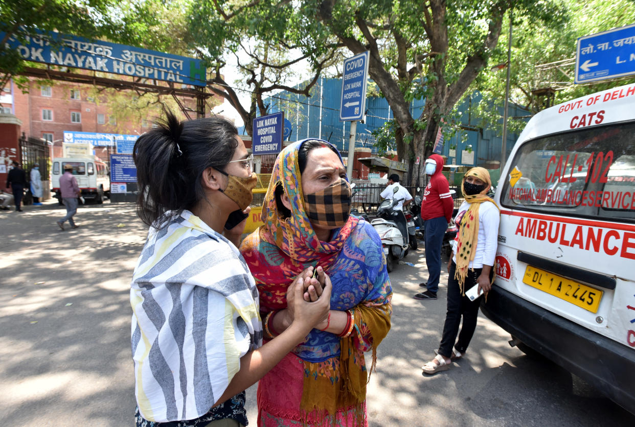 The outbreak is now so severe that hospitals in India are running out of oxygen and beds, and many who have taken ill are being turned away. Photo: Sonu Mehta/Hindustan Times via Getty Images