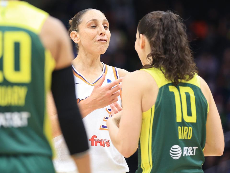 Diana Taurasi and Sue Bird squabble after getting tangled up over the ball.