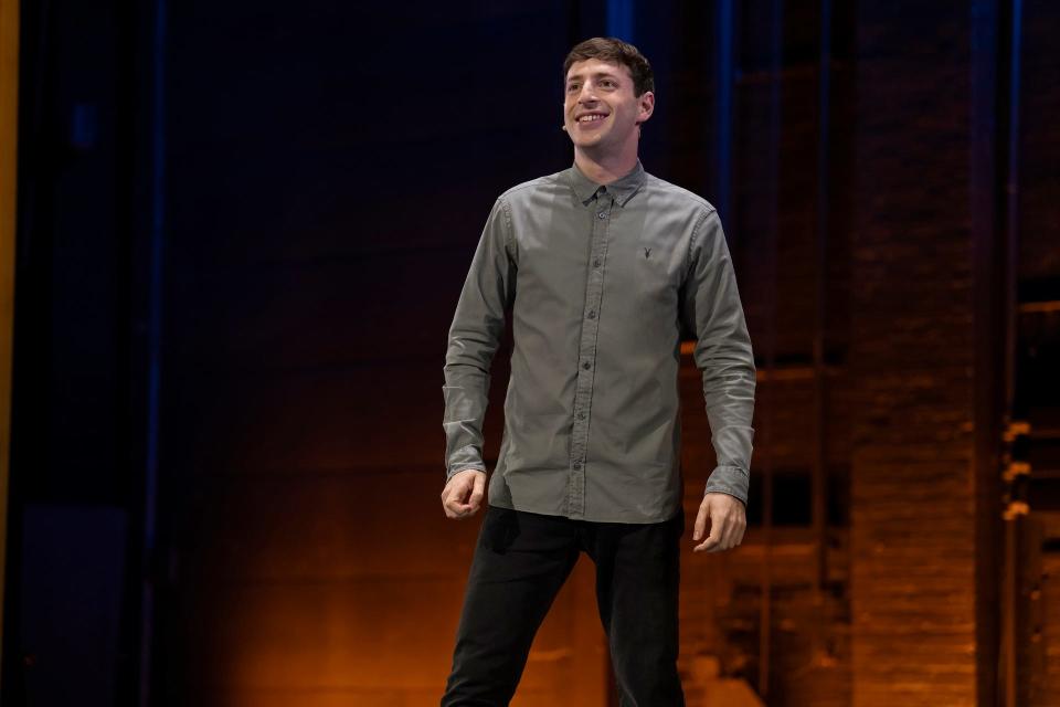 Alex Edelman credits his sense of humor to his grandpa, who was “very wry and had a bunch of sayings. He was always like, ‘Get your shoes on, Lucy!’ I was like, ‘Who’s Lucy?’”