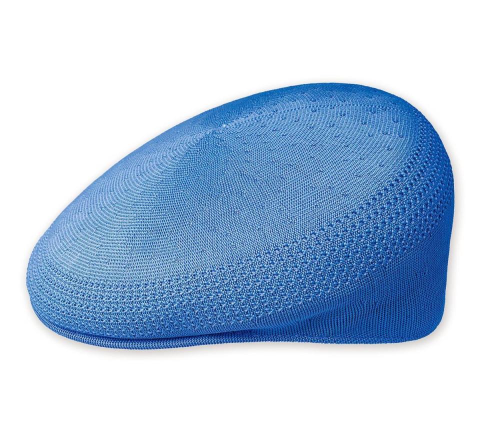 長春花藍色TROPIC VENTAIR鴨舌帽，NT$2,080。（LeBags俊嶽提供）