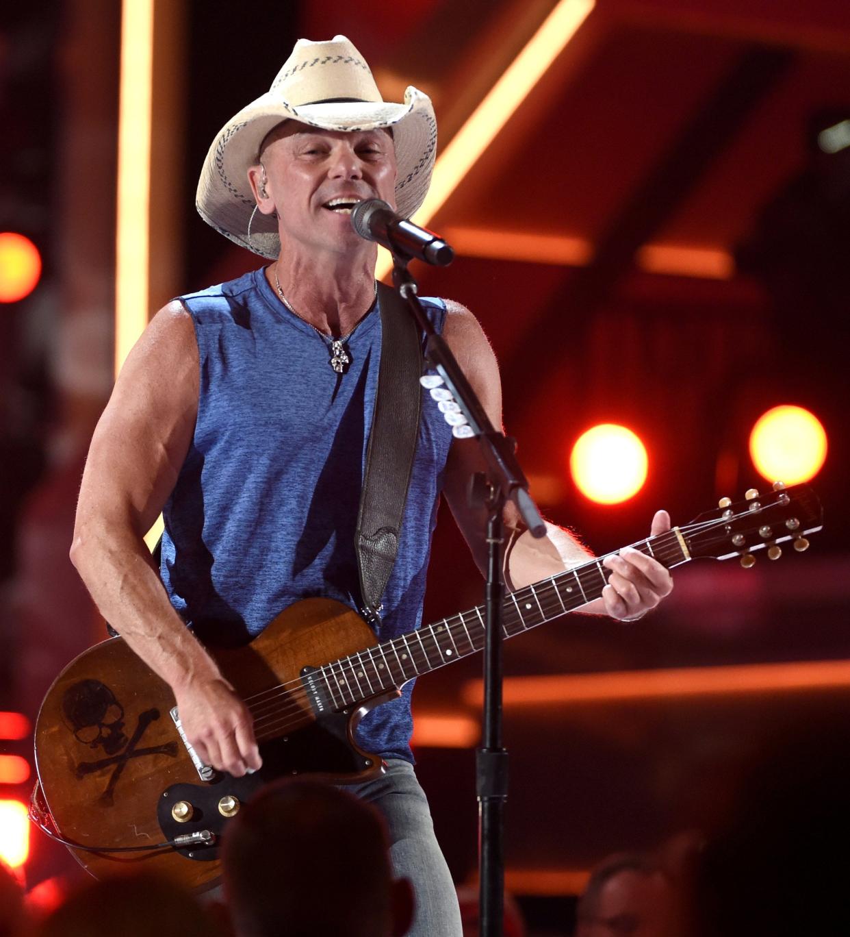 Kenny Chesney will play Raymond James Stadium in Tampa on April 23.