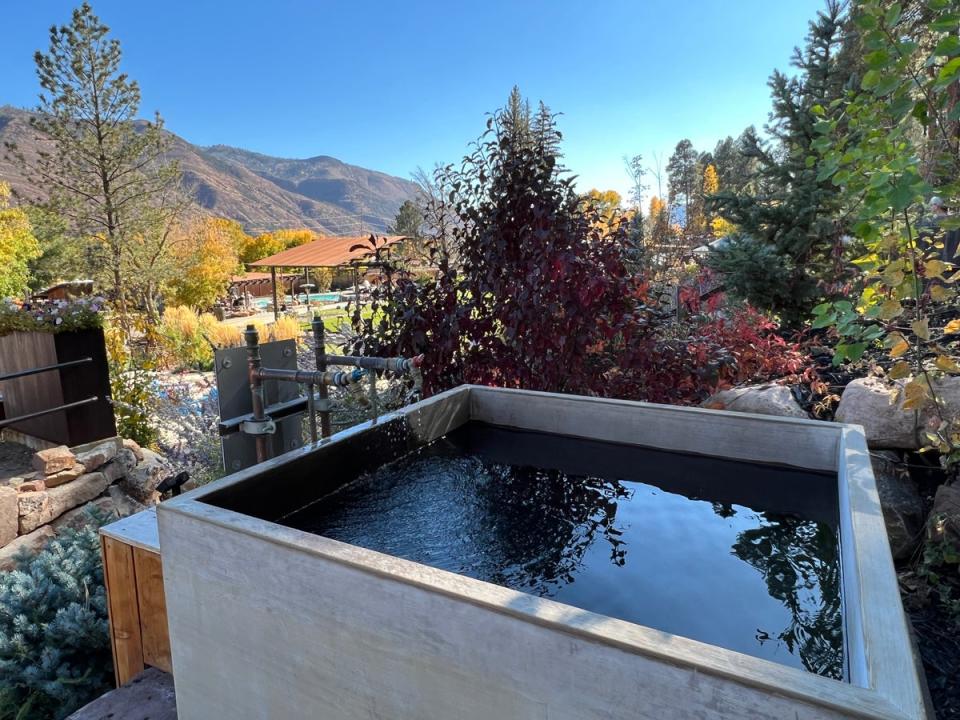 Private cedar soaking tub at Durango Hot Springs (Megan Eaves)