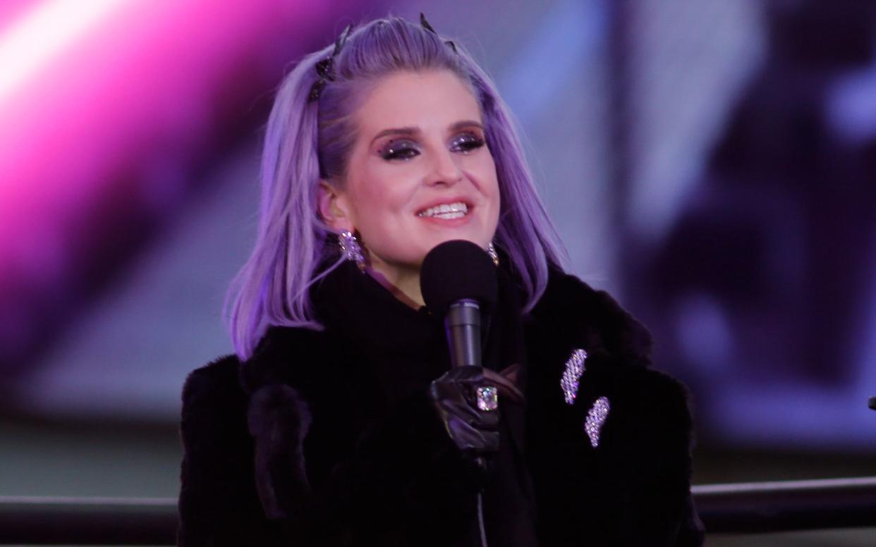 Kelly Osbourne leidet seit langer Zeit an einem Alkoholproblem. In der Corona-Krise wurde sie nach vier Jahren rückfällig. (Bild: 2020 Getty Images / Pool)