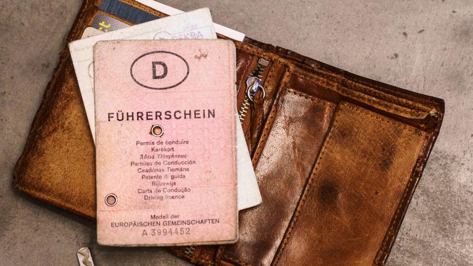 Alte Führerscheine müssen bald umgetauscht werden. (Bild: dpa)