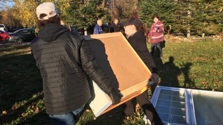 Landfill sale lures hundreds in search of a deal in Saint John