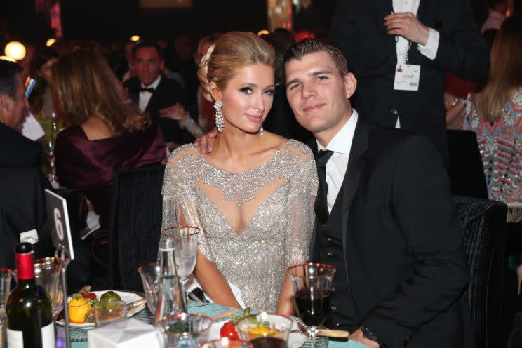 CAP D'ANTIBES, FRANCE - MAY 25: Paris Hilton and Chris Zylka attend the amfAR Gala Cannes 2017 at Hotel du Cap-Eden-Roc on May 25, 2017 in Cap d'Antibes, France. (Photo by Gisela Schober/Getty Images)