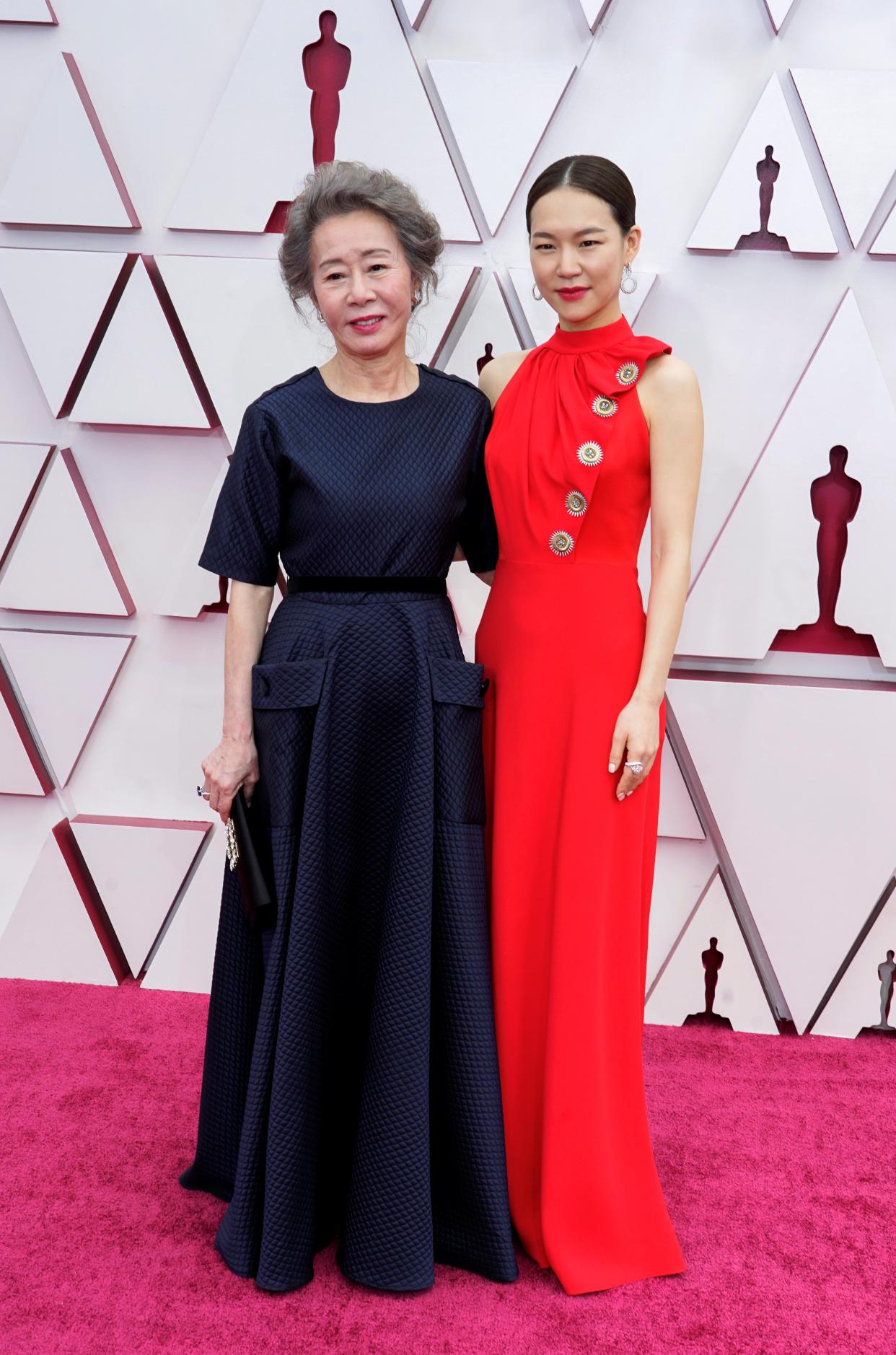 Yuh-Jung Youn and Yeri Han Oscars red carpet 2021 (POOL / Reuters)