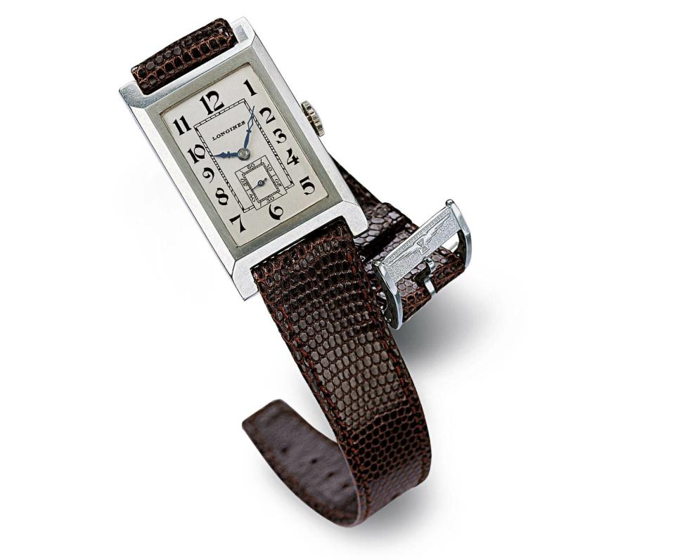 浪琴於1925年製作的長方形錶款，啟發了DolceVita「多情系列」的誕生。