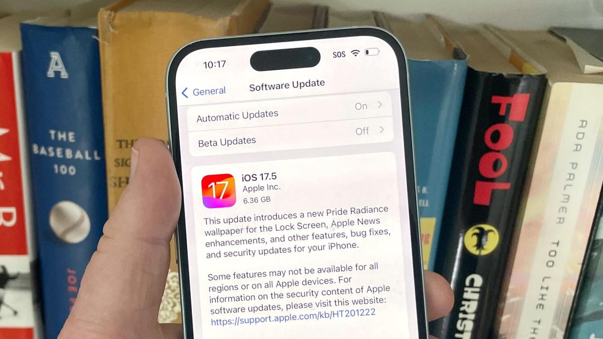  IOS 17.5 ready to download in Settings app. 