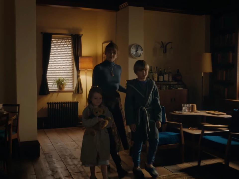 Brianna (Sophie Skelton) and her children in "Outlander" season seven, episode four.