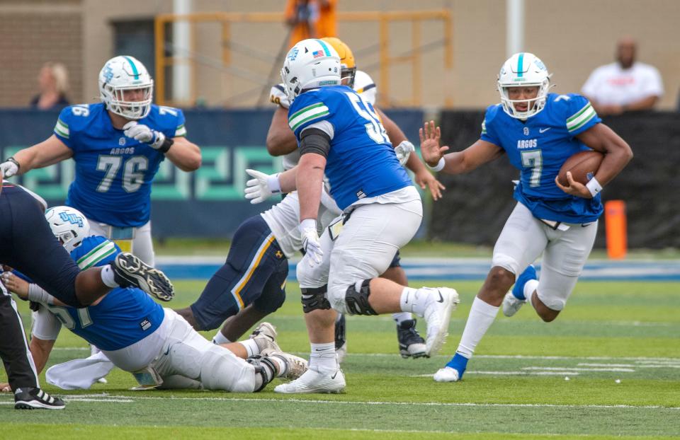 West Florida's Byron Jarrett (7) runs down field during the inaugural football season at Pen Air Field the the University of West Florida, Saturday, September 3, 2022.