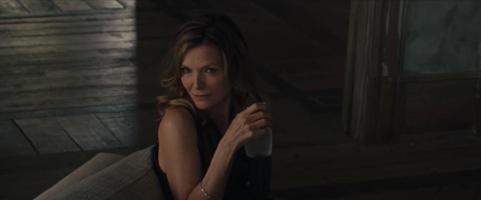 Michelle Pfeiffer in "mother!" (Photo: Paramount Pictures)