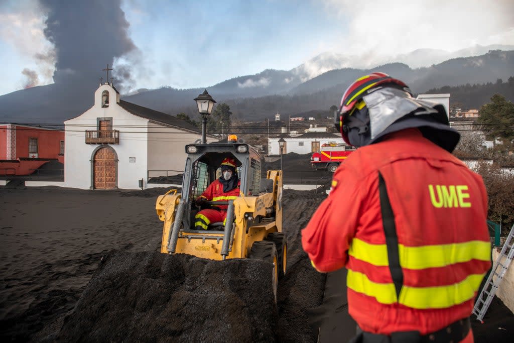 Spain Volcano (Copyright 2021 The Associated Press. All rights reserved)