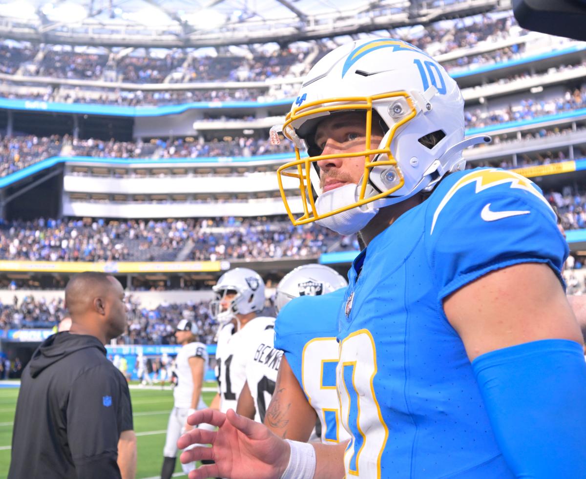 Las Vegas Raiders at Los Angeles Chargers: Game predictions, picks, odds