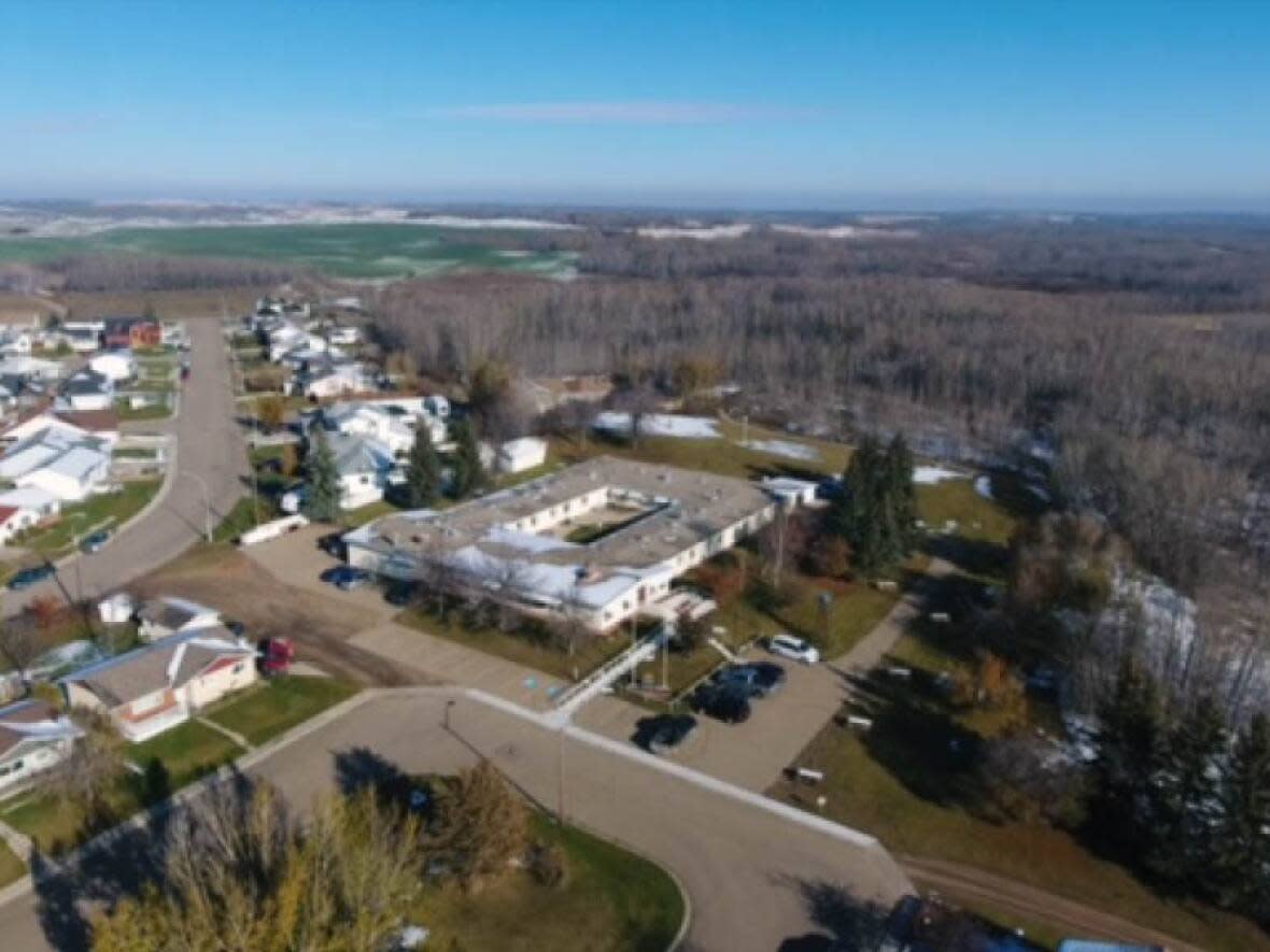 The owners of the Bashaw Retreat Centre have filed a lawsuit against the Town of Bashaw, alleging town officials have obstructed efforts to turn the facility into a wellness centre for Indigenous families. (Millars Lawyers - image credit)