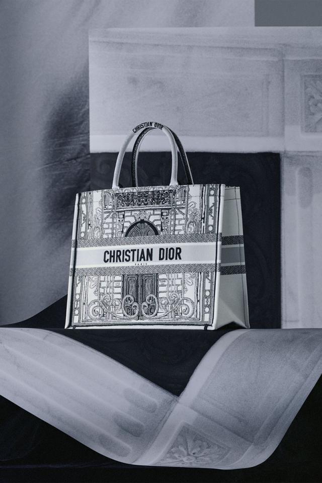 Had so much fun styling the @dior 30 Montaigne Avenue Bag for