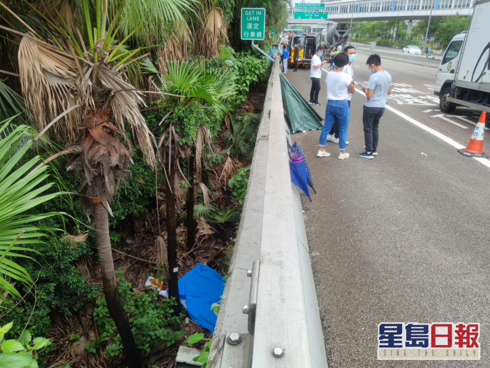 公路旁發現遺體。