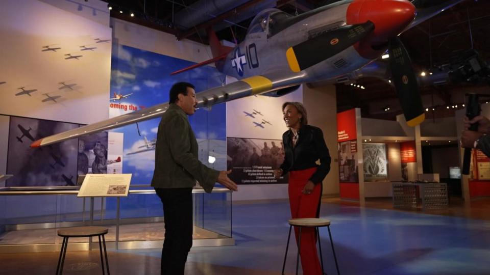 PHOTO: 'American Idol' judge Lionel Richie and 'Good Morning America' co-anchor Robin Roberts visited Tuskegee, Ala. (ABC News)