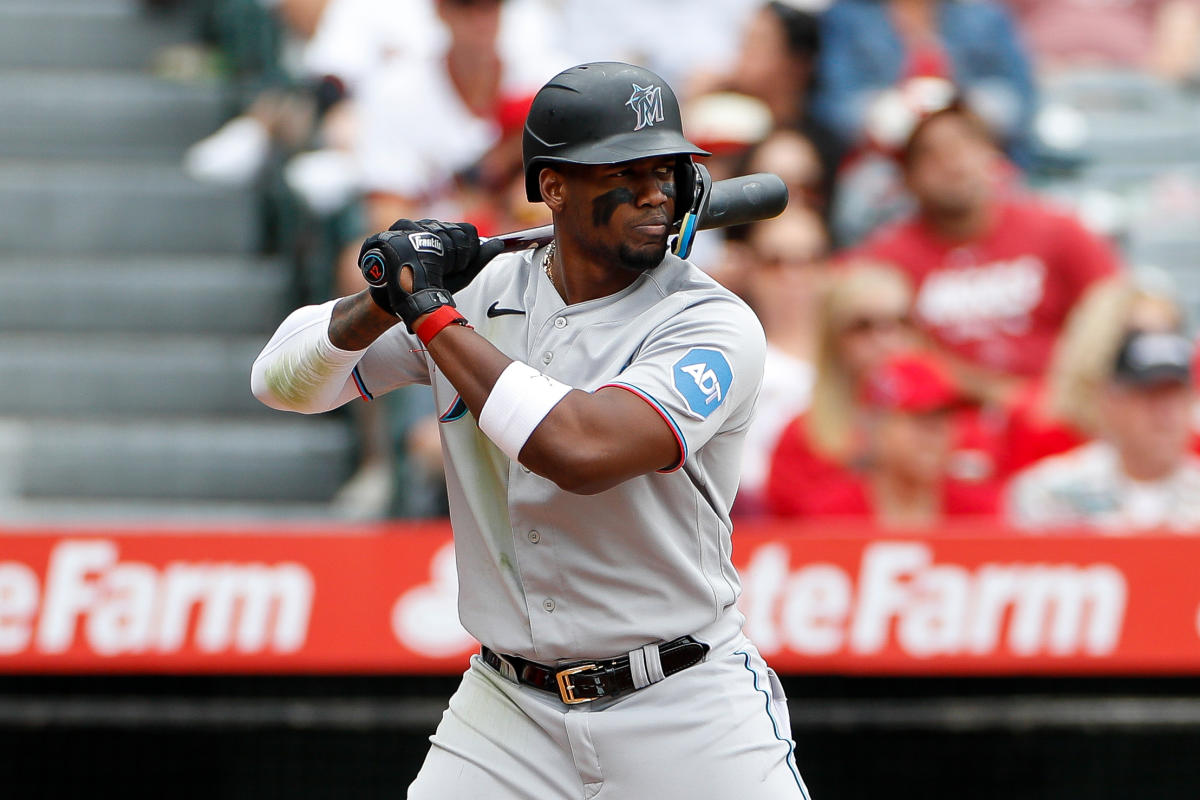 MLB DFS Picks: Yahoo Plays and Strategy for Sunday, October 1