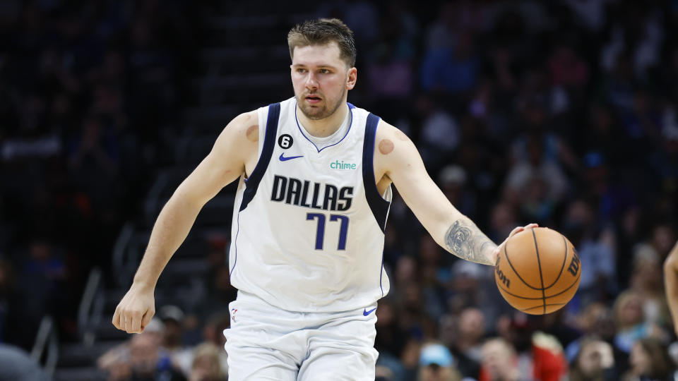 Luka Dončić won't be suspended. (AP Photo/Nell Redmond)