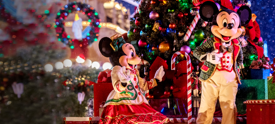 38) Decorating Disney: Holiday Magic (2017)