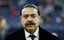 <p>Shahid Khan proprietario della Flex-N-Gate – Oggi possiede la Flex-N-Gate, una delle maggiori società private degli USA, la squadra di football americano Jacksonville Jaguars e la squadra di calcio inglese del Fulham. Ma per pagarsi gli studi Shahid Khan lavorava come lavapiatti. </p>