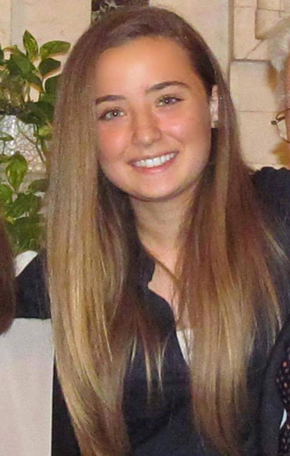 Una foto di Camilla Canepa presa dal suo profilo Facebook. La 18enne di Sestri Levante ricoverata domenica al S.Martino di Genova dopo una trombosi al seno cavernoso e operata per la rimozione del trombo e ridurre la pressione intracranica, è morta. Era stata vaccinata con AstraZeneca il 25 maggio nell'open day per gli over 18. PROFILO FACEBOOK CAMILLA CANEPA ++ ATTENZIONE LA FOTO NON PUO' ESSERE PUBBLICATA O RIPRODOTTA SENZA L'AUTORIZZAZIONE DELLA FONTE DI ORIGINE CUI SI RINVIA+++  ++HO  NO SALES EDITORIAL USE ONLY++ (Photo: FACEBOOK  CAMILLA CANEPAANSA)